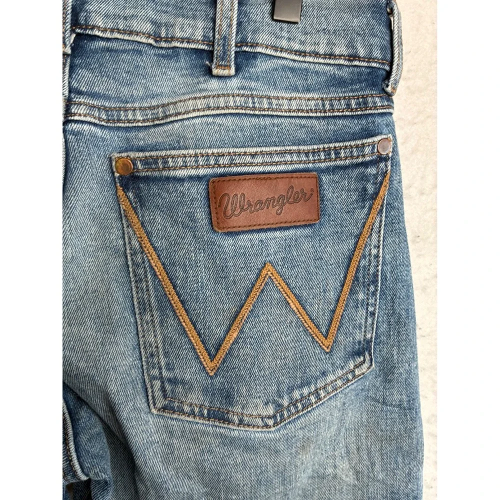 Wrangler Retro Slim Straight Mens Jeans 29x30 Medium Wash Blue 112344448